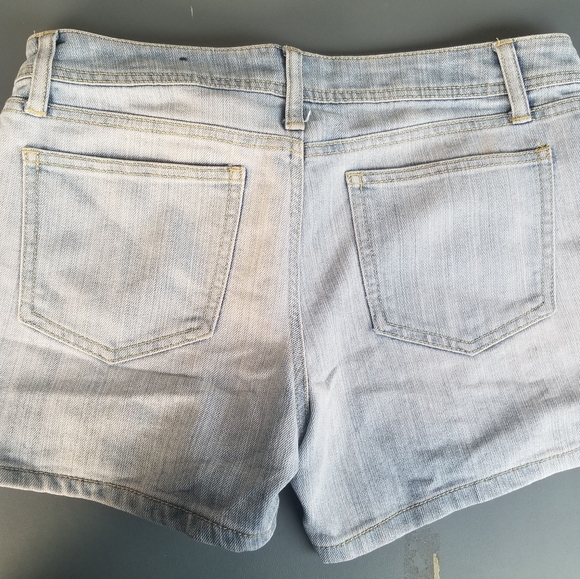 A New Approach - Picture 2 of 3